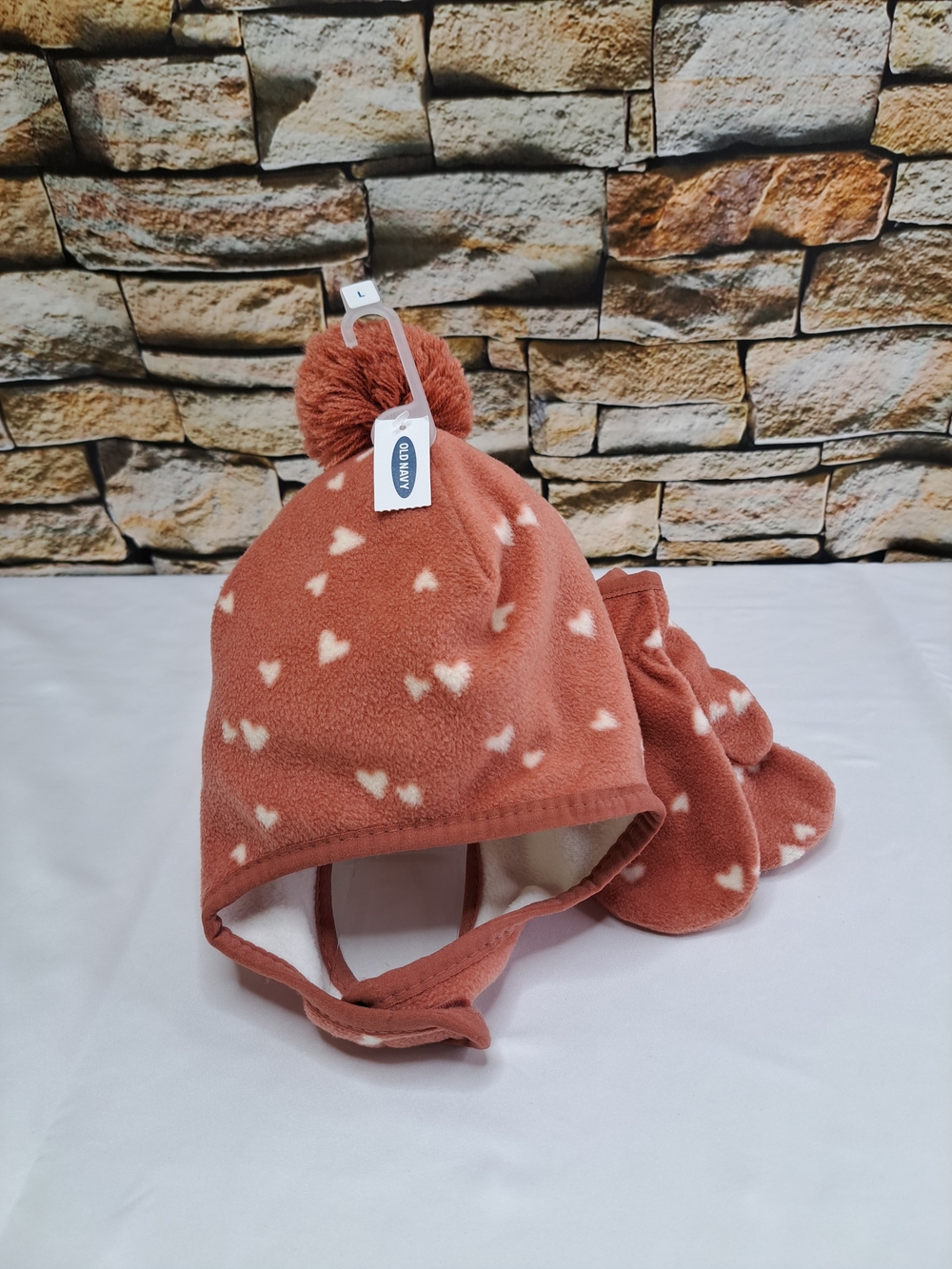 Old Navy Heart Print Fleece Pommi Hat with Secure Chin Strap & Mittens Set